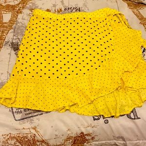 A short , cool banana republic skirt. Very nice for summer occasions!